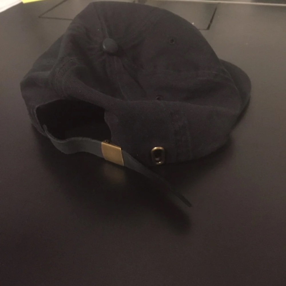 Unstructured hat. - Picture 3 of 3